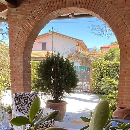 ヴィラ Vanna - The Ancient Just In The Center フォルテ・デイ・マルミ