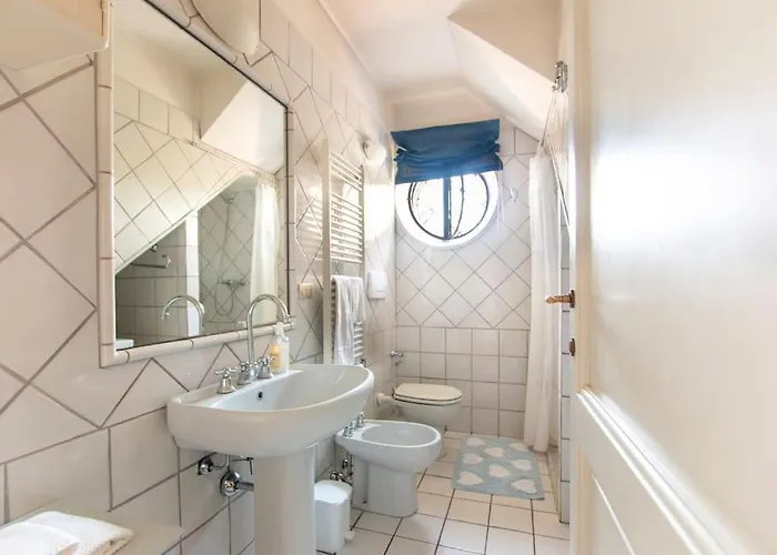 Vanna - The Ancient Just In The Center *