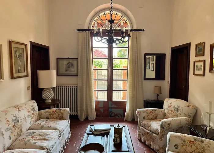 Vanna - The Ancient Just In The Center * Forte dei Marmi