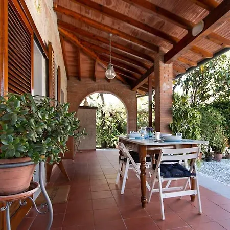 Vanna - The Ancient Just In The Center Forte dei Marmi