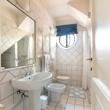 Vanna - The Ancient Just In The Center *