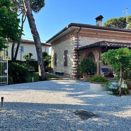 Vanna - The Ancient Just In The Center Forte dei Marmi