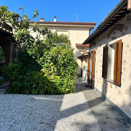 Vanna - The Ancient Just In The Center Forte dei Marmi