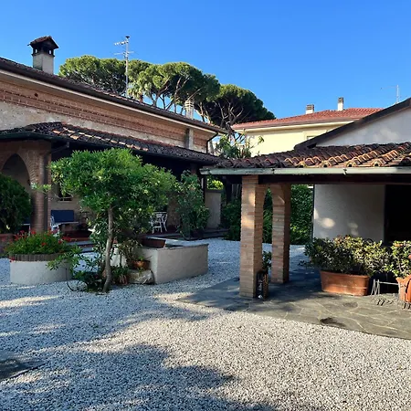 Vanna - The Ancient Just In The Center * Forte dei Marmi