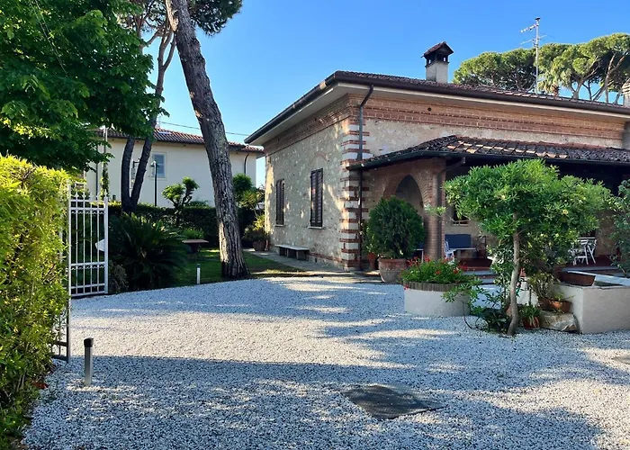 Vanna - The Ancient Just In The Center Forte dei Marmi