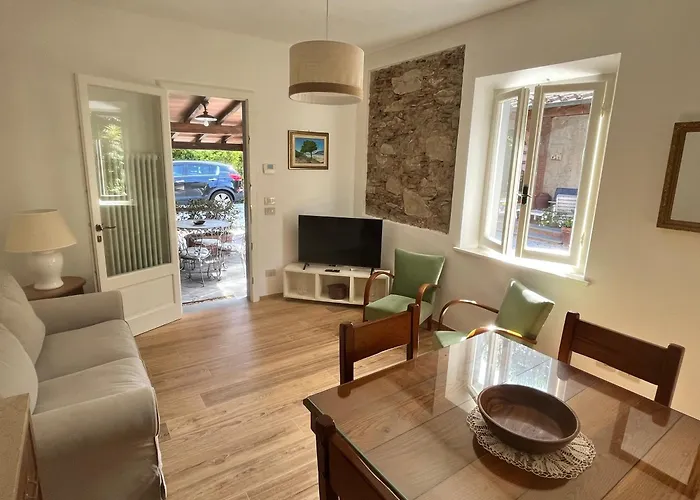 Vanna - The Ancient Just In The Center *