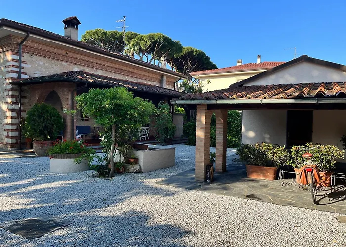 Vanna - The Ancient Just In The Center * Forte dei Marmi